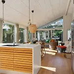 Casa de Férias Cozy Home In Hornbaek With Wifi *