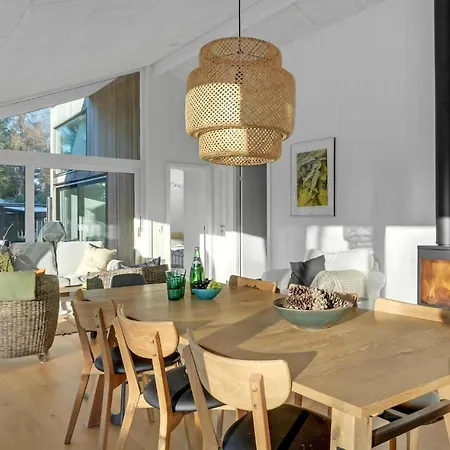 Cozy Home In Hornbaek With Wifi *