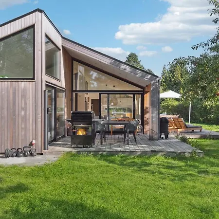 Cozy Home In Hornbaek With Wifi *