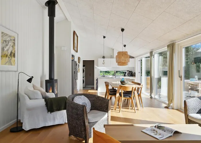 Cozy Home In Hornbaek With Wifi *